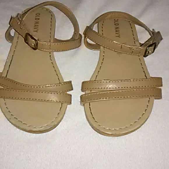 Old navy toddler Sandals - Picture 1 of 3